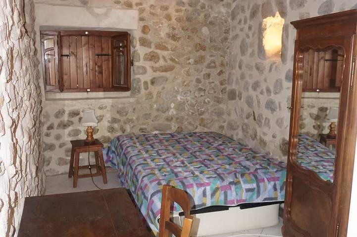 Location de vacances pour 7 personnes, avec jardin et terrasse, animaux acceptés à Saint-Fortunat-sur-Eyrieux - 4