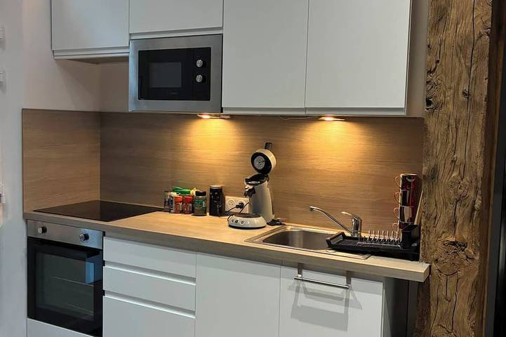 House with a hot tub right in the heart of downtown! in Albert, Región de Péronne