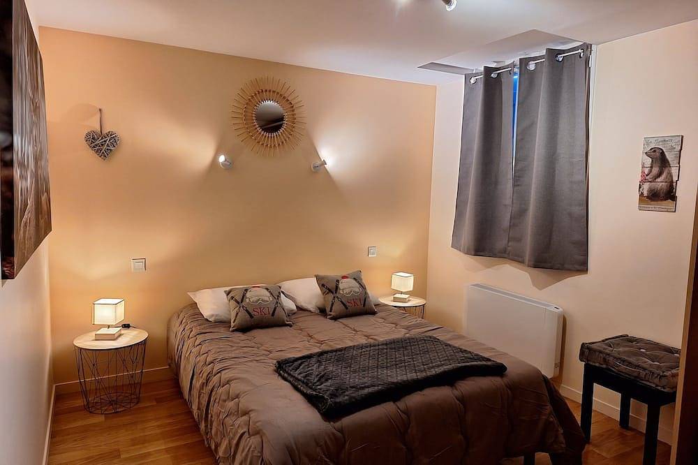 Entire apartment, Apartment Knossos in a detached house in Luz-Saint-Sauveur, Pyrenees National Park