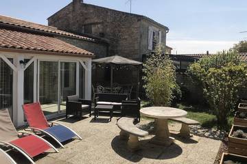 Gîte pour 4 personnes, avec terrasse et jardin à Luçon