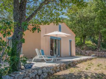 Gîte pour 6 personnes, avec jardin et terrasse à Aiguines