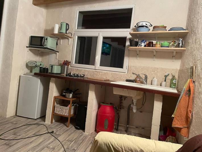 Gîte pour 2 personnes, avec vue ainsi que jardin et piscine à Peyrolles-en-Provence - 4