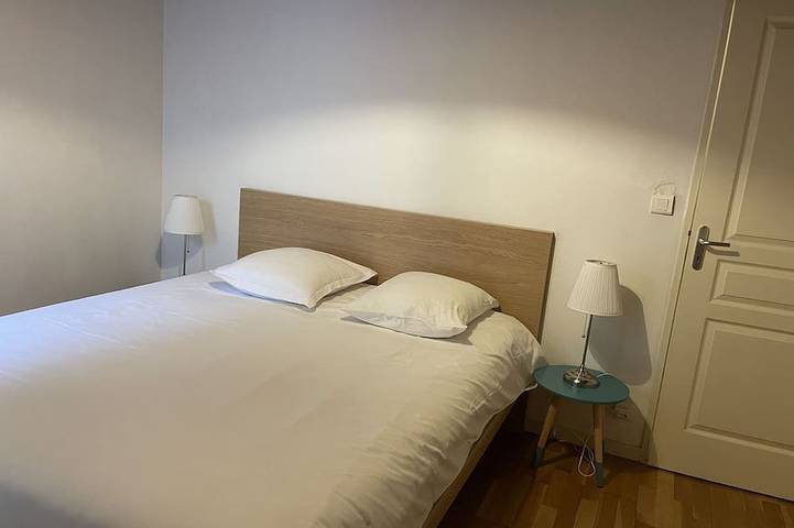 Apartamento entero, Le Saint-Nicolas-Apartamento-Firma-Baño en la habitacion-Vista a la Ciudad in Auxerre, Auxerre region