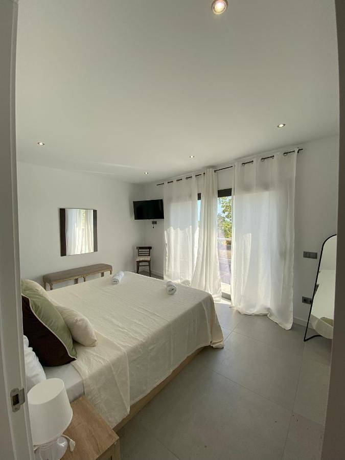 Elegancia y confort en Casa Moncerrat in Villanueva y Geltrú, Garraf
