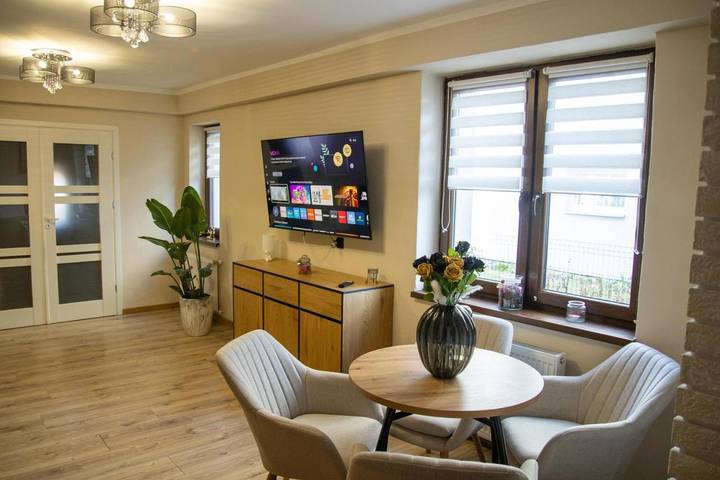 Apartament wakacyjny dla 4 osób, z widok na jezioro i ogród oraz widok - 1