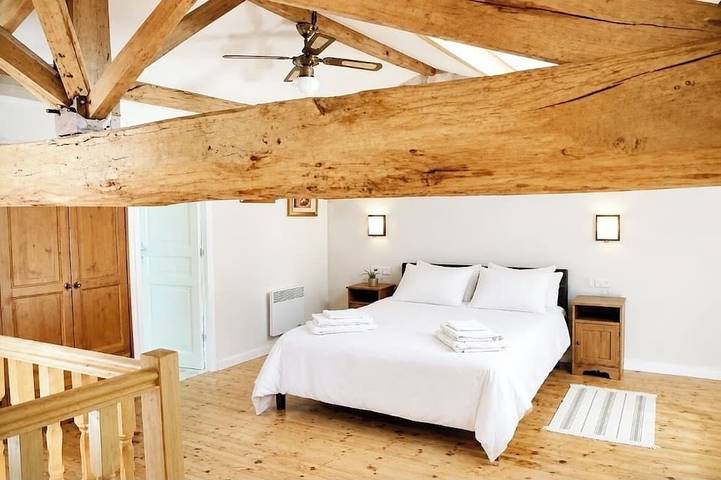 Gîte pour 2 personnes, avec piscine ainsi que jardin et terrasse à Chatenet - 2