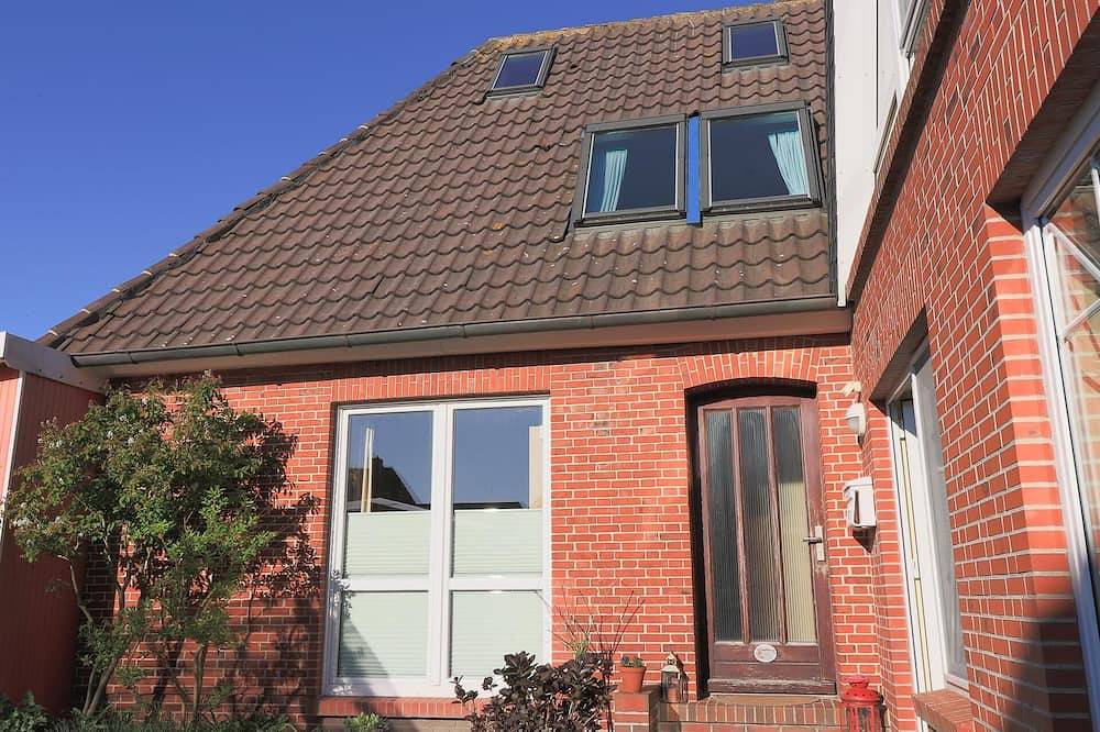 Entire apartment, Nicely furnished and quiet apartment for 1 to 4 people. in Norderney