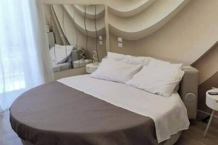 B&B Chapeau: Superior Double Room with spa services available for an additional fee in Caserta, Caserta Province