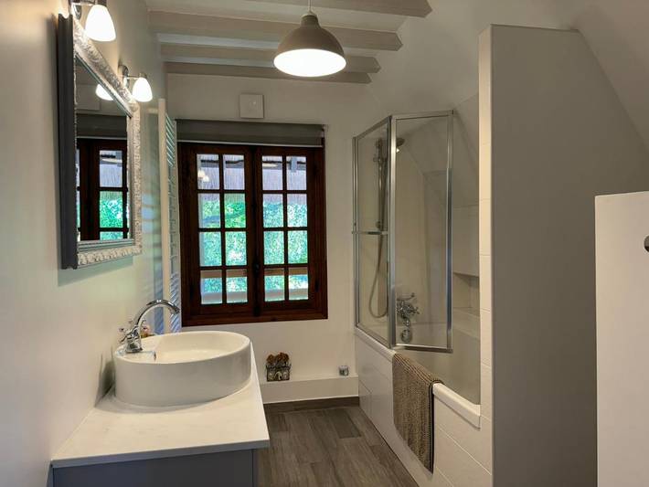 Location de vacances pour 8 personnes, avec vue ainsi que sauna et jardin, animaux acceptés à Le Breuil-en-Auge - 4