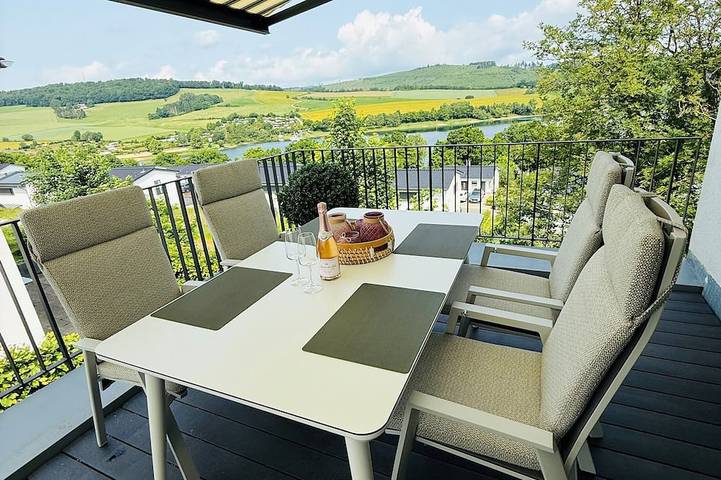 Luxus-Ferienhaus für 4 Personen, mit Garten und Terrasse sowie Sauna