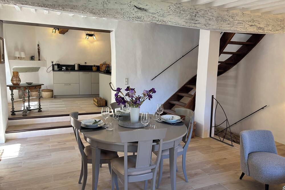 Promo- Nouvelle Annonce - Charmante maison de village rénovée au cœur du Luberon in Rustrel, Parc naturel régional du Luberon