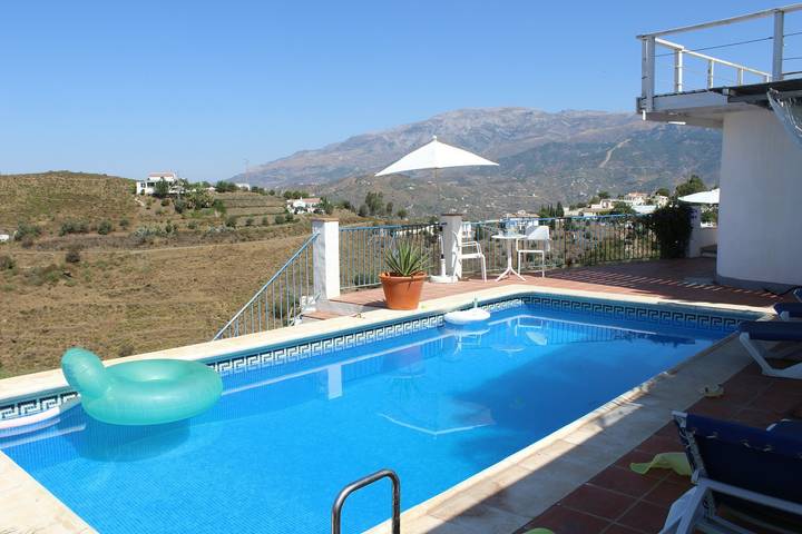 Ferienhaus 'Cortijo Bellavista' mit Meerblick, privatem Pool und privater Terrasse in Cómpeta, Costa del Sol