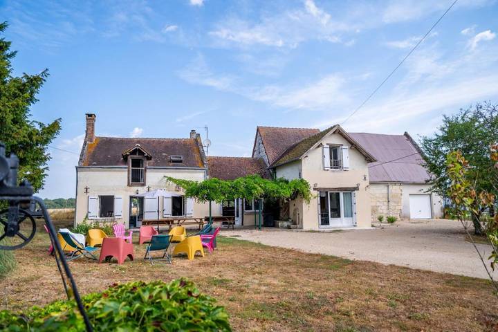 Location de vacances pour 15 personnes, avec Terrasse ainsi que Jardin et Vue à Vallières-les-Grandes