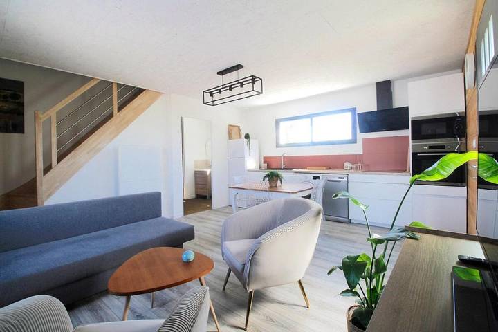 Location de vacances pour 4 personnes, avec vue ainsi que jardin et sauna dans Le Plessis-Macé
