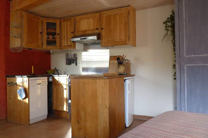 Gîte pour 2 personnes, avec piscine ainsi que jardin et terrasse à Le Beaucet - 2