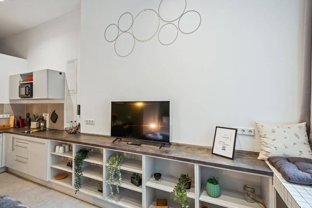 Entire apartment, 30qm *Design Wow Studio* | City | Ruhig | Hbf 100m in Krefeld, Lower Rhine