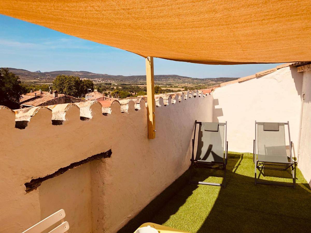 Appartement entier, One-Bedroom Apartment in Roujan, Côte méditerranéenne (France)