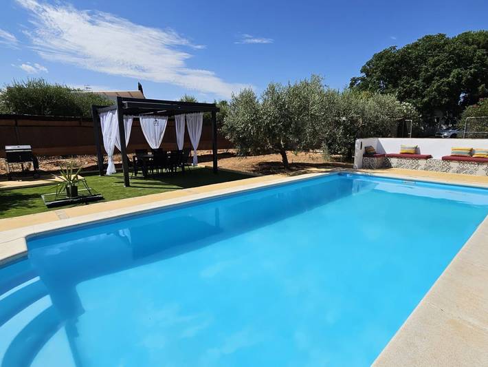 Casa rural para 6 personas, con piscina además de jardín y terraza, Se admiten mascotas en Marchena - 3