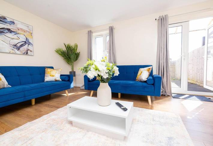 Location de vacances pour 14 personnes, avec vue et jardin à Corby