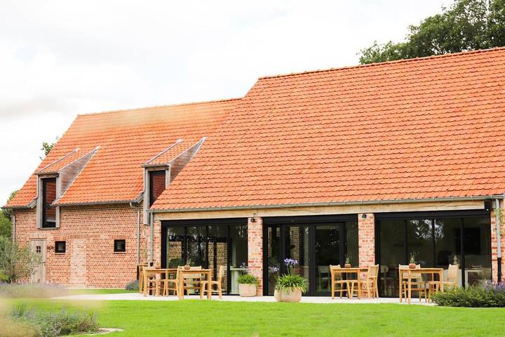 Location de vacances pour 2 personnes, avec jardin ainsi que vue et terrasse à Maldegem