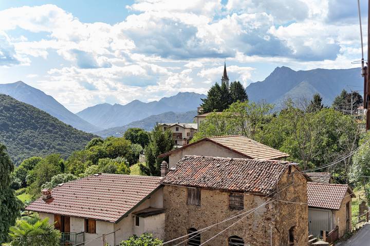 Ferienhaus 'Vendrogno' mit Bergblick, privatem Garten und WLAN in Gemeinde Vendrogno, Bellano