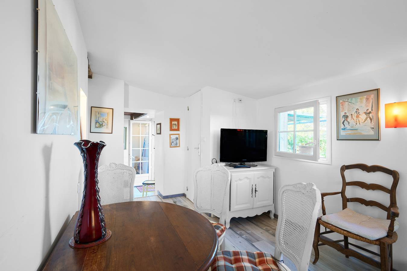 Pech Chabrol : gîte familial avec piscine et vue sur les vignes in Ribagnac, Périgord Pourpre