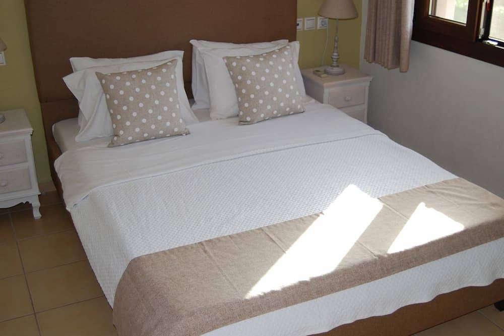 Three Bedroom fully equipped Villa-Apartment perfect and safe for families in Platanias (Thessaly), Sporaderne