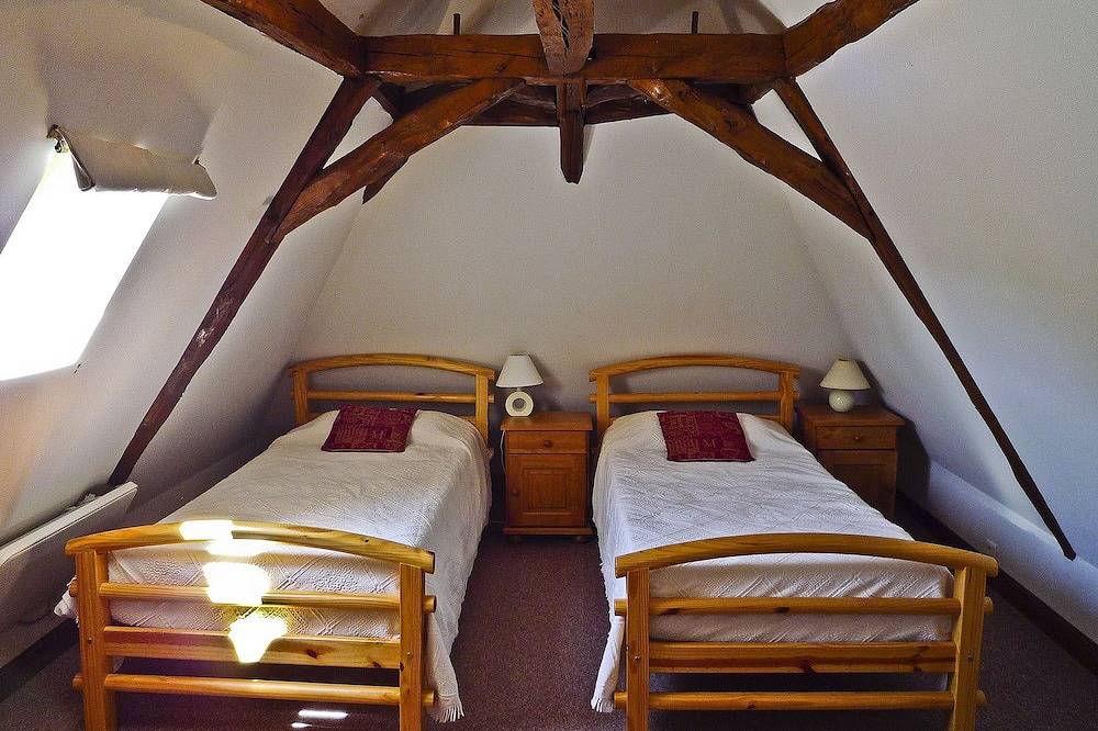 Beautiful Perigordian House, with private pool and garden in a tranquil setting. in Bouillac, Périgord Pourpre