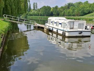 Péniche pour 9 personnes, animaux acceptés dans les Pays de la Loire