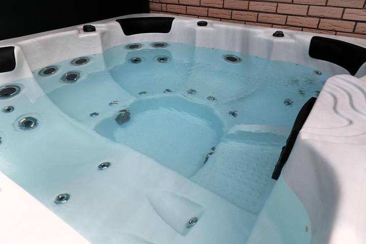 Villa für 8 Personen, mit Pool und Whirlpool sowie Sauna und Garten, kinderfreundlich in Rhein (Deutschland) - 2
