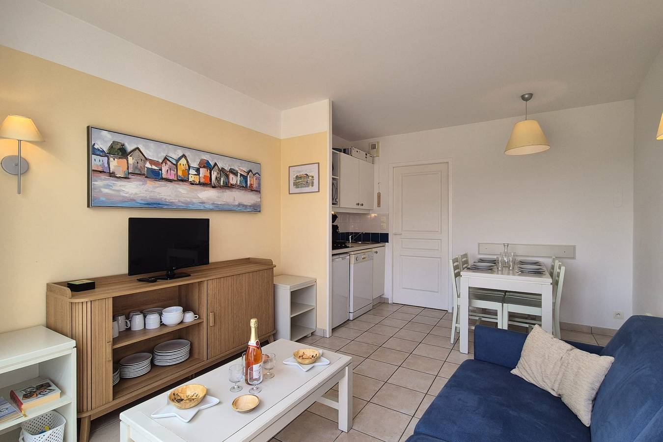 Apartamento entero, Apartment with terrace near the sea in Château-d'Olonne, Les Sables-d'Olonne