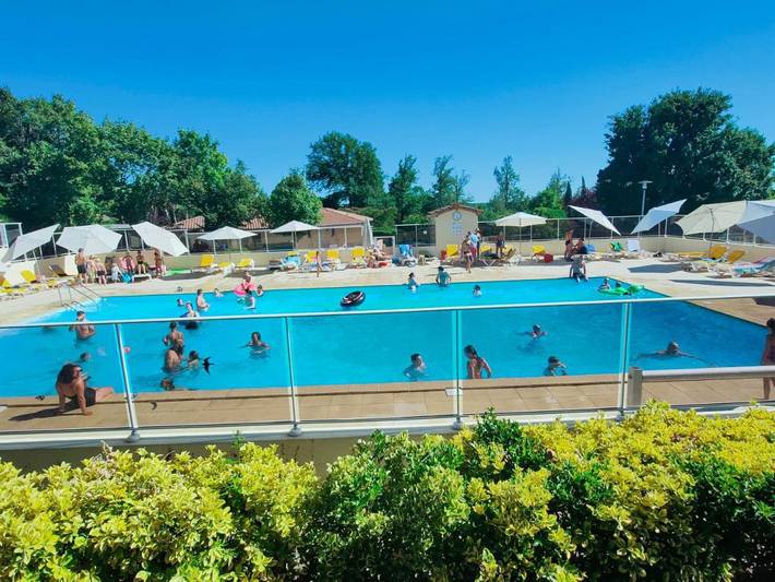 Location de vacances pour 8 personnes, avec terrasse et piscine à Écuras - 2