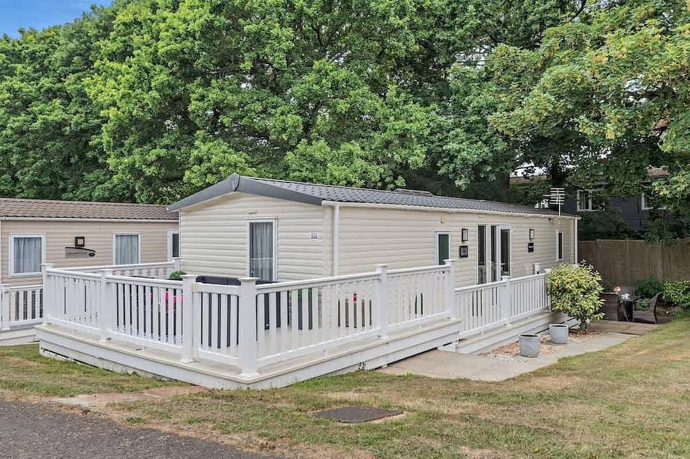 Glamping for 4 People in Milford-on-Sea, New Forest