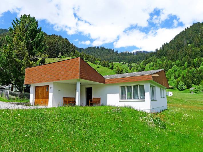Casa de vacaciones para 6 personas, con vistas además de jardín y terraza - 1