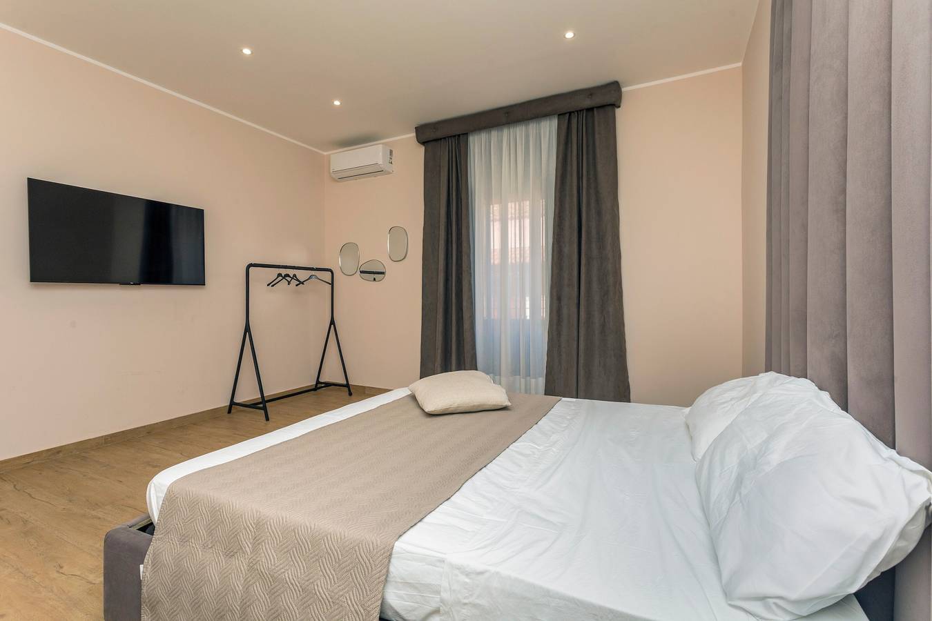 Apartamento entero, Apartamento 'Toledo' con Balcón, Wi-Fi y Aire Acondicionado in Catania, Provincia de Catania