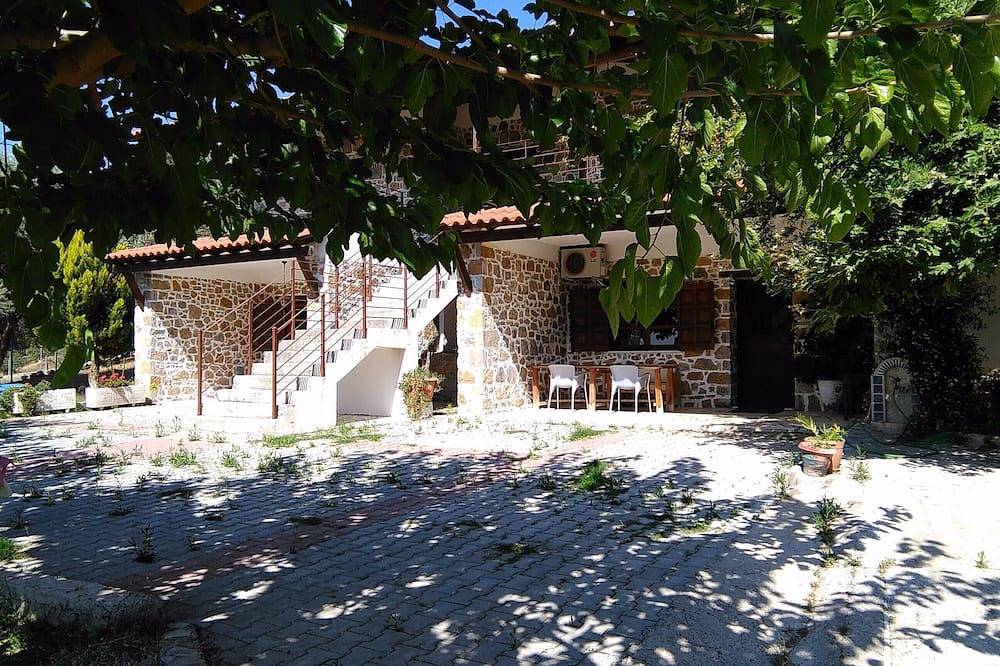 Schönes Steinhaus, Evia Island in Euböa