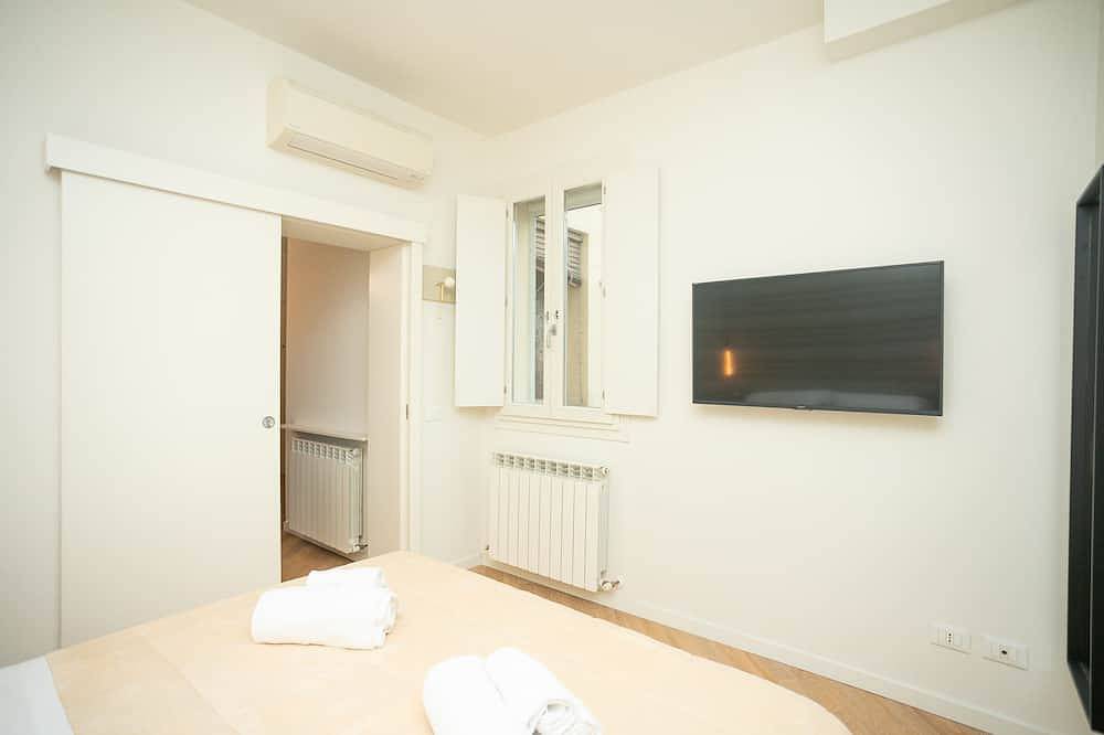 Entire apartment, Modena Centro Junior Suite Apartment in Modena, Modena Province