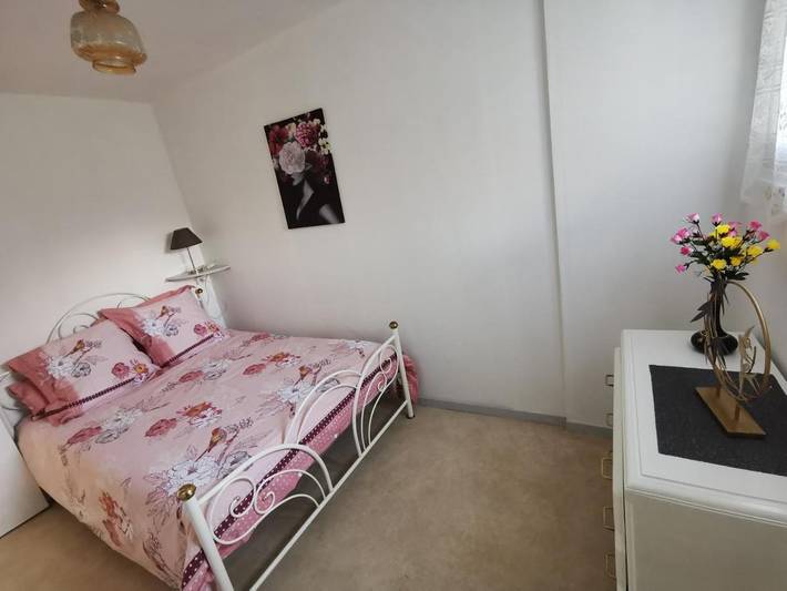 Gîte pour 6 personnes, avec vue et terrasse, animaux acceptés à Antignac - 4