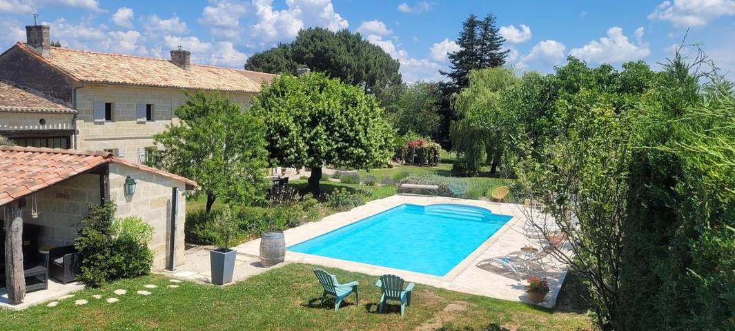 Chambre d’hôte pour 2 personnes, avec piscine ainsi que jacuzzi et jardin à Lussac - 3