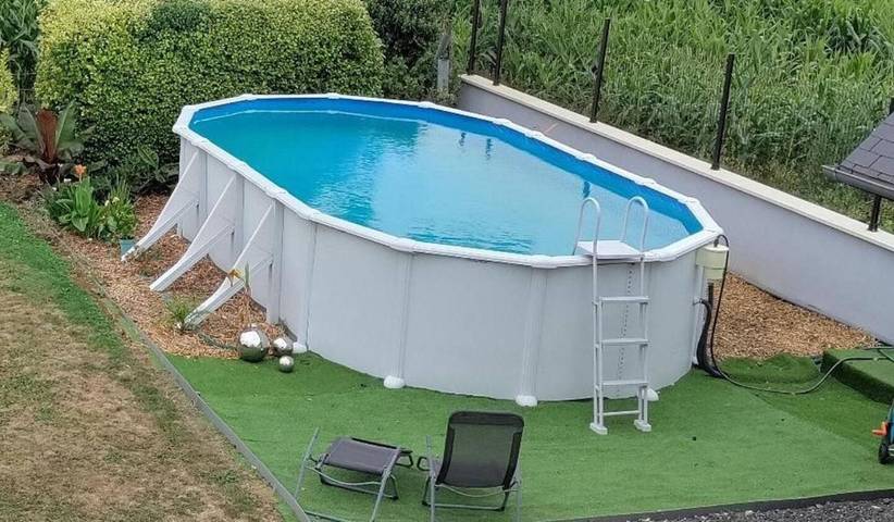 Location de vacances pour 8 personnes, avec piscine et jardin à Touffreville-la-Corbeline