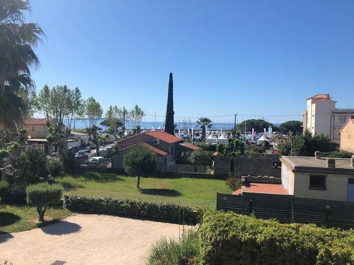Appartement de vacances pour 4 personnes, avec balcon et vue, animaux acceptés