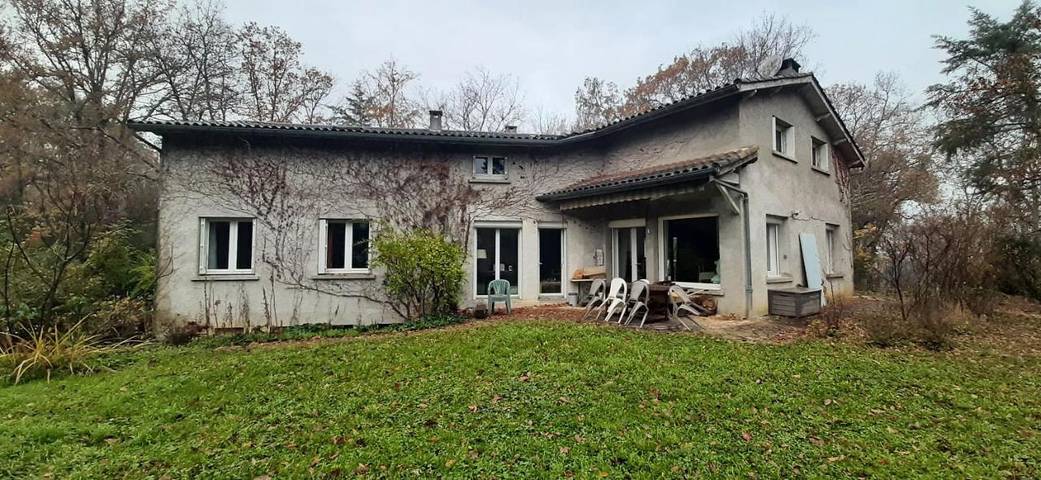 Chambre d’hôte pour 6 personnes, avec vue et jardin ainsi que terrasse et piscine, animaux acceptés
