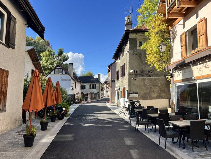 Ganze Wohnung, Luxuriöses Apartment für 10 Personen mit Garten, 5 Schlafzimmern und Skiraum in Serre Chevalier in La Salle-les-Alpes, Serre Chevalier