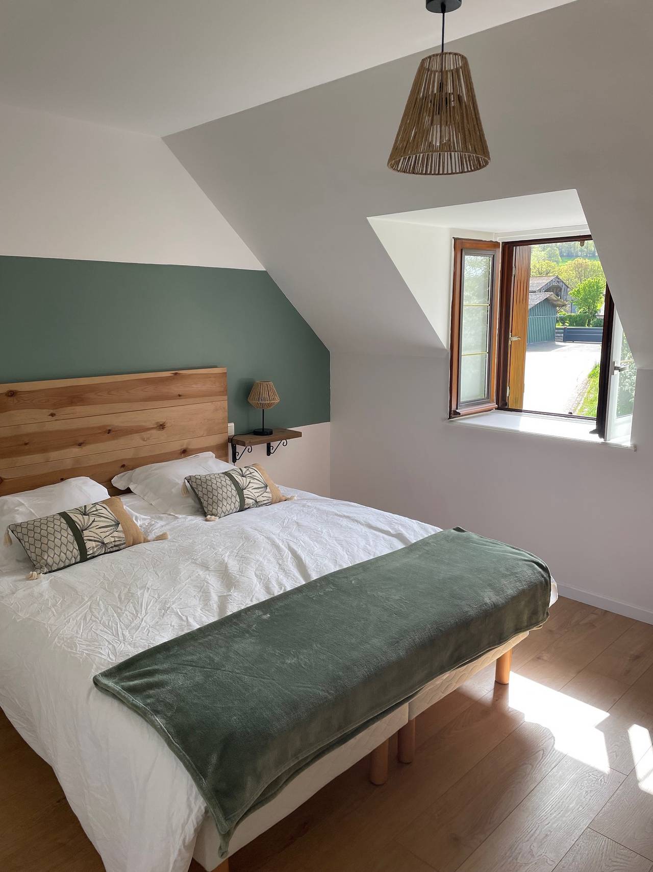 Maison de vacances 'La Table Carrée - Brocéliande' avec terrasse privée, jardin privé et Wi-Fi in Tréhorenteuc, Région de Vannes