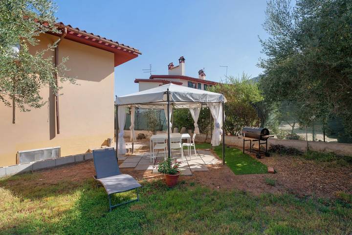 Entire apartment, Thilimba Holiday Home: Your Oasis of Tranquility in Southern Sardinia in Poggio dei Pini, Capoterra