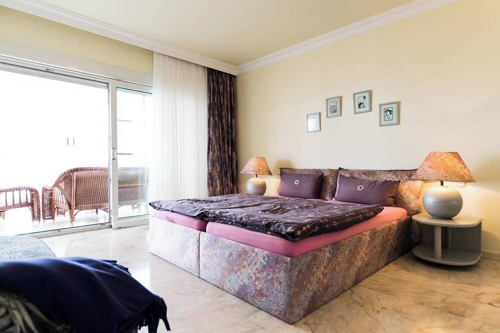 Apartamento entero, Large Penthouse Apartment in a Luxury Villa with Pool ans Sea View in Chayofa, Arona 