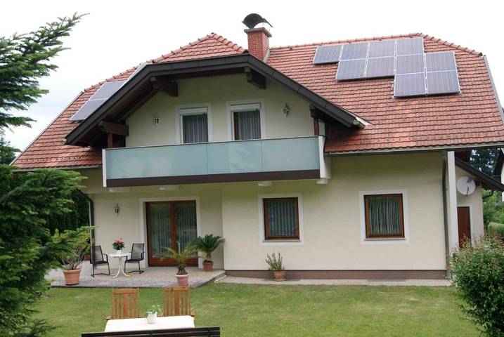 Ferienwohnung für 4 Personen, mit Ausblick und Garten sowie Balkon - 1