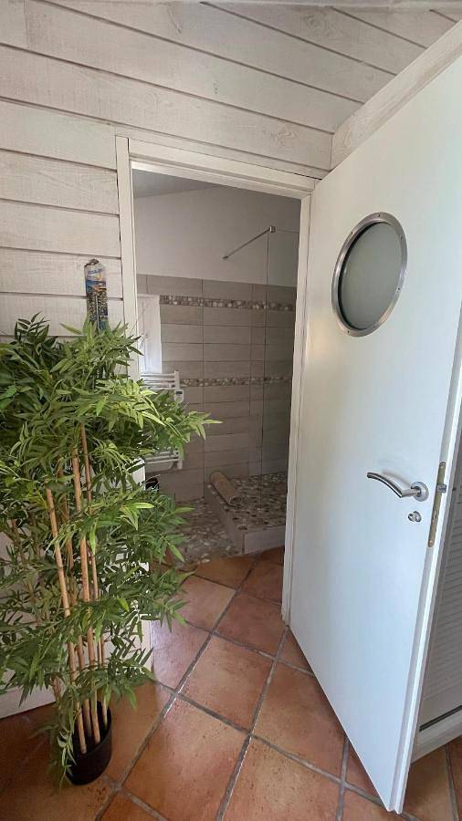 Appartement entier, One-Bedroom Apartment in La Valette-du-Var, Côte méditerranéenne (France)