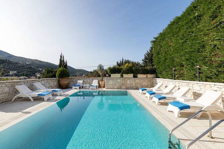 Holiday rental for 9 people, with garden in Kassiopi