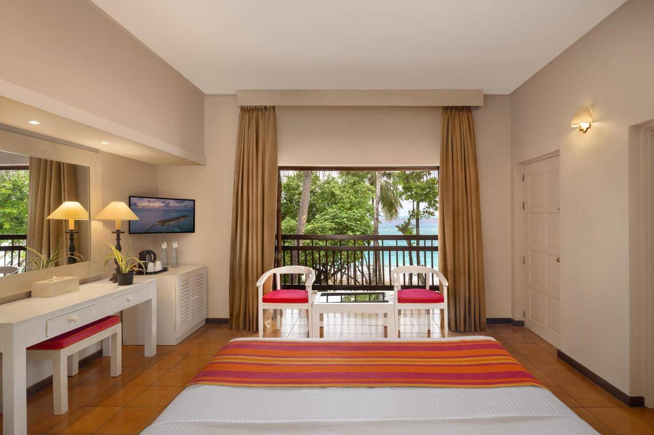 Adaaran Club Rannalhi - All Inclusive - 45 Minutes away from Male by Speedboat in Medhu-Uthuru Province